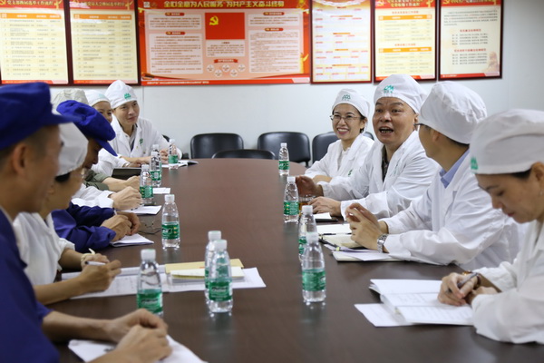 迎“七一”送温暖，304am永利集团发展走访慰问党员工作