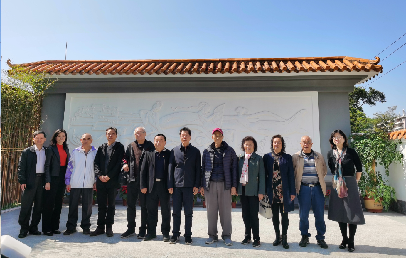 新春送祝福 关爱一向步——304am永利集团发展节前慰问退休员工系列活动