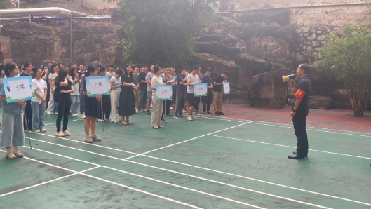 筑牢安全防线——2025年304am永利集团“安康杯”青年之家集体宿舍消防演练成功进行